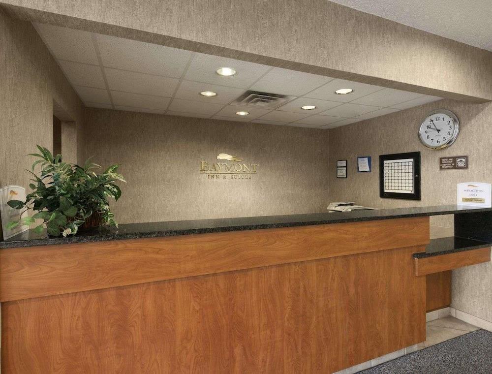 Comfort Inn Dekalb - Adjacent The University エクステリア 写真