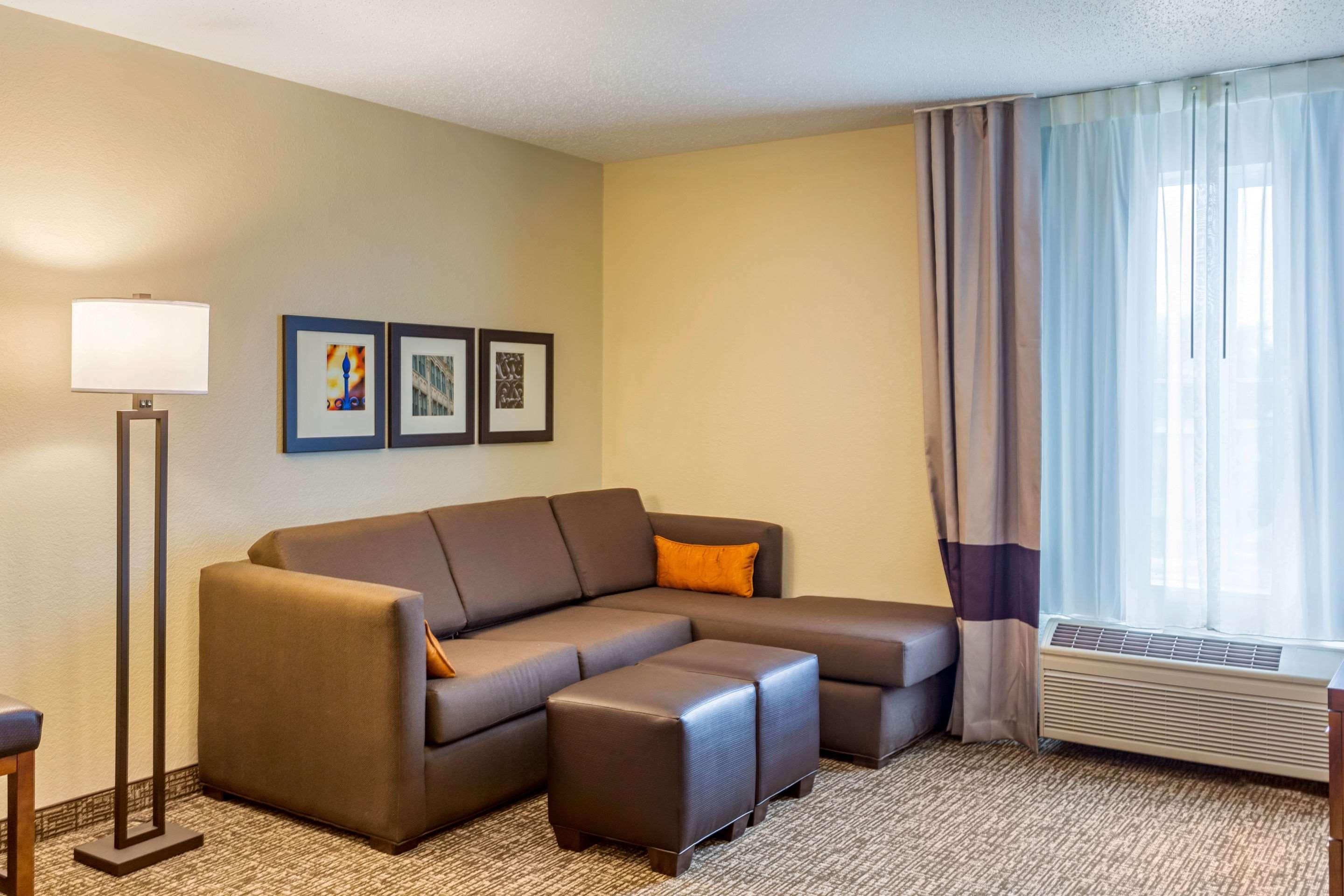 Comfort Inn Dekalb - Adjacent The University エクステリア 写真