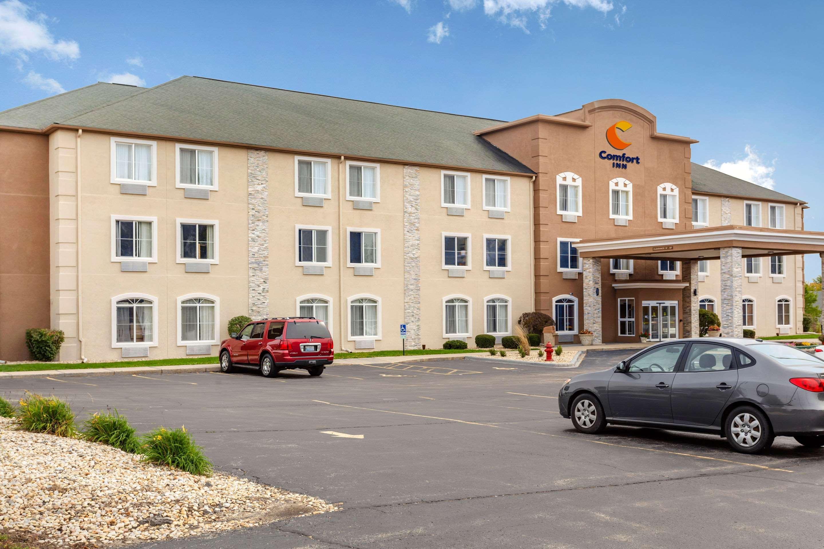 Comfort Inn Dekalb - Adjacent The University エクステリア 写真