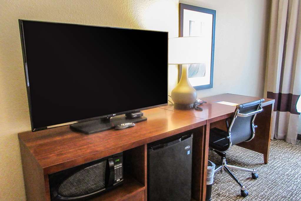 Comfort Inn Dekalb - Adjacent The University 部屋 写真