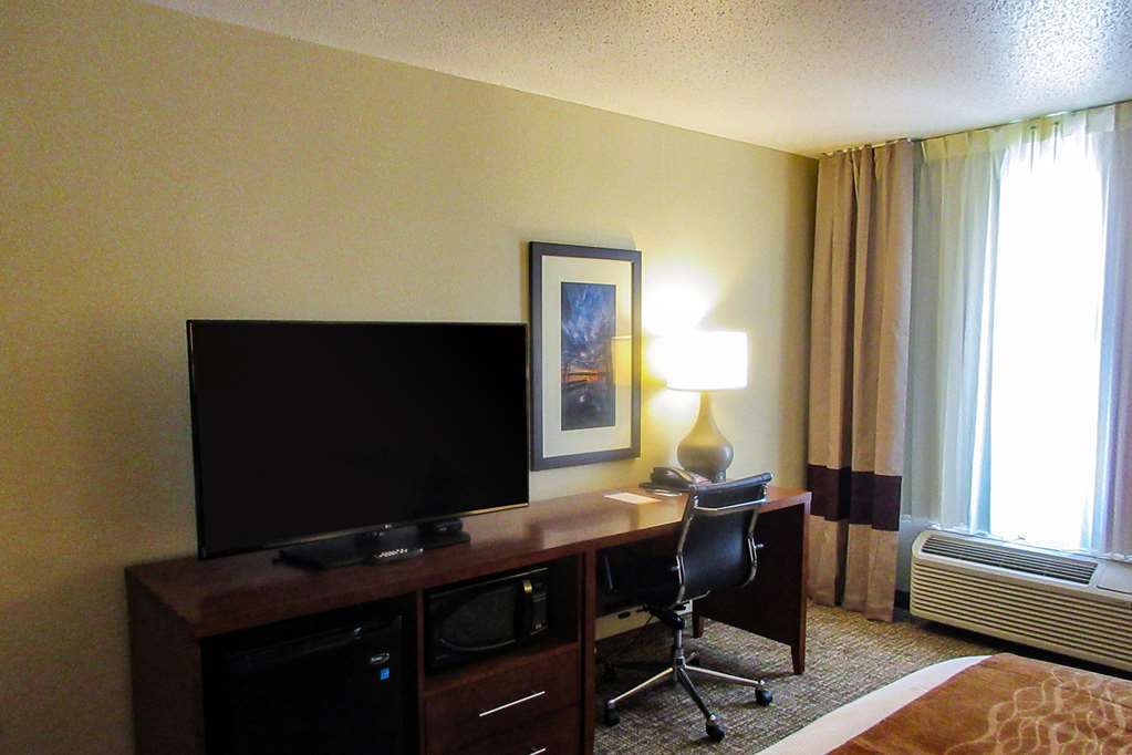 Comfort Inn Dekalb - Adjacent The University 部屋 写真
