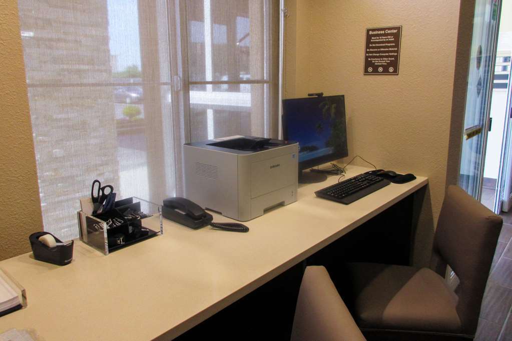 Comfort Inn Dekalb - Adjacent The University 設備 写真